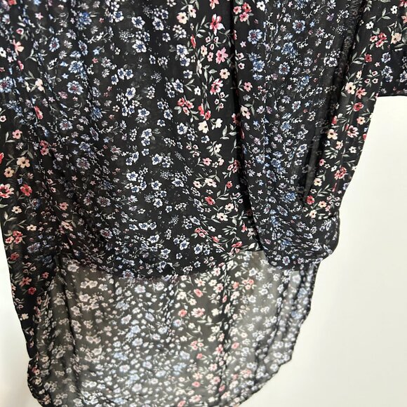 Eden & Olivia black with little flowers short front long back shirt size S - Picture 5 of 7